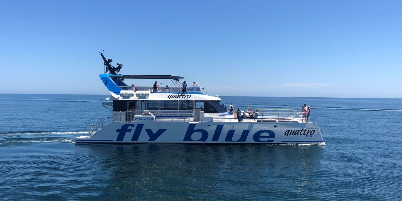 fly-blue-quattro-quattro-boat-ride-malaga