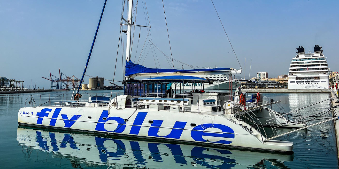 catamaran-malaga-marbella-fly-blue.jpg